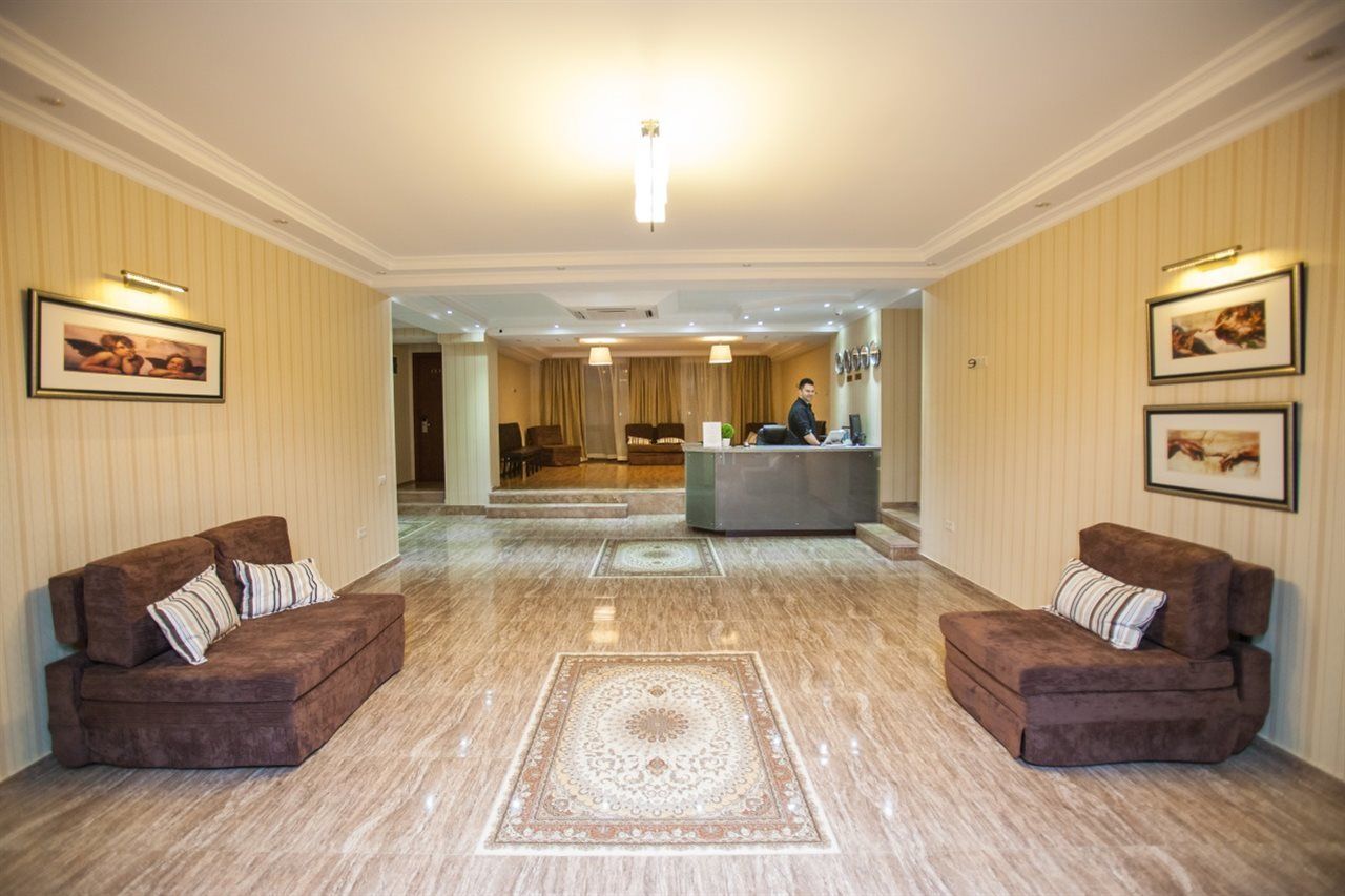 Отель Gtm Plaza Тбилиси Экстерьер фото